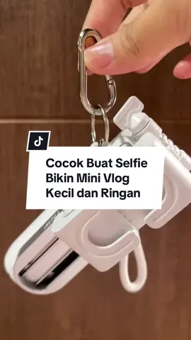 Kecil banget sampe bisa jadi gantungan tas biar gak ketinggalan #reviewbymamih #viral #tiktok #tripod #selfie 