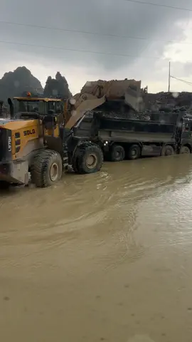 vẫn pải cầu cứu xúc lật