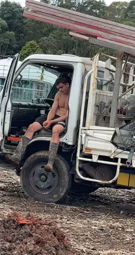 Some can some can’t 🔨 #concrete #grey #gold #fyp #takemehome 