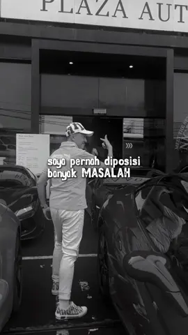 Siapa yang pernah atau sedang dalam masalah ? Bersabarlah & hadapi (bukan lari dari kenyataan)  Segala sesuatu yang terjadi hanya sementara Ada siang, ada malam Ada pasang ada surut Ada susah ada senang Bersabarlah 🙏🙏🙏