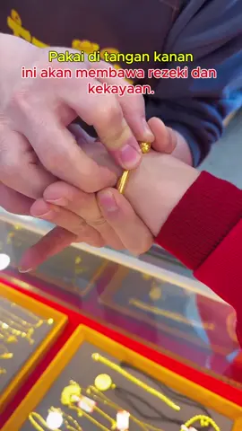 Gelang nasib ukiran tangan baru, membawa tuah dan kekayaan, berat 40 gram, boleh laras saiz, bergaya dan serba boleh, diskaun kedai baru, hantar ibu bapa, hantar teman wanita, hantar kawan, sangat cantik#tiktok #gold #bracelet #woman #lucky 