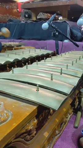 instrument angkat kayon langen budaya 
