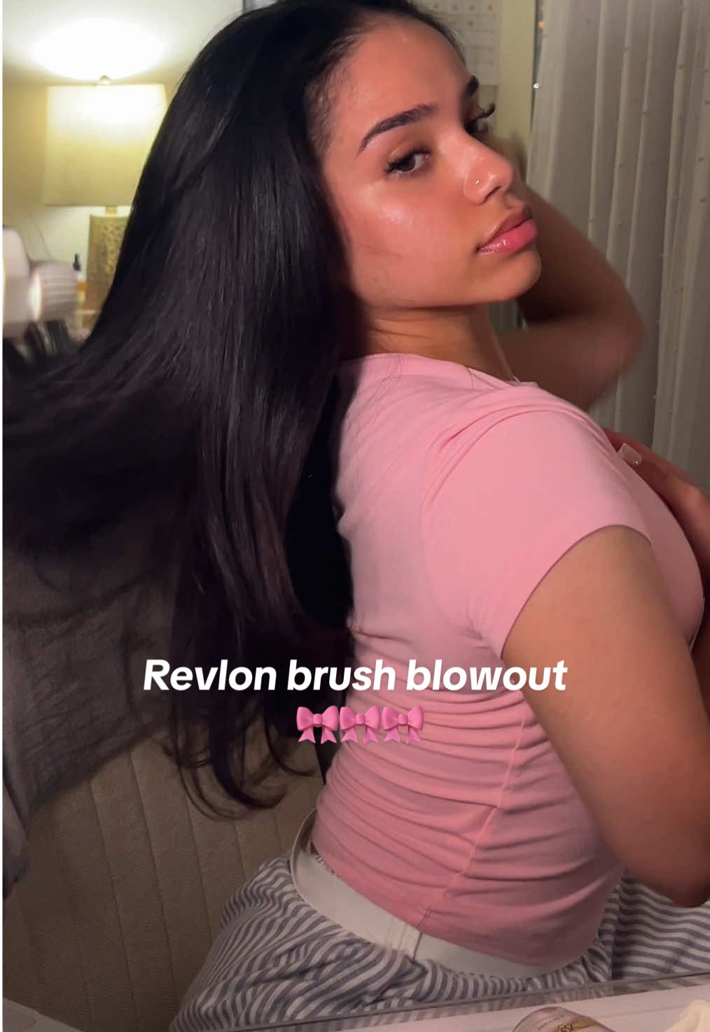 I remember when I didn’t know how to properly use the Revlon brush, practice makes perfect cause Lord knows… (although not perfect but will still do) 💕 also obsessed with this version of the song might use it a few more times  #athomeblowout #Revlonbrush #curlytostraight #secadoencasa #blowdrybrush #thankyouGod