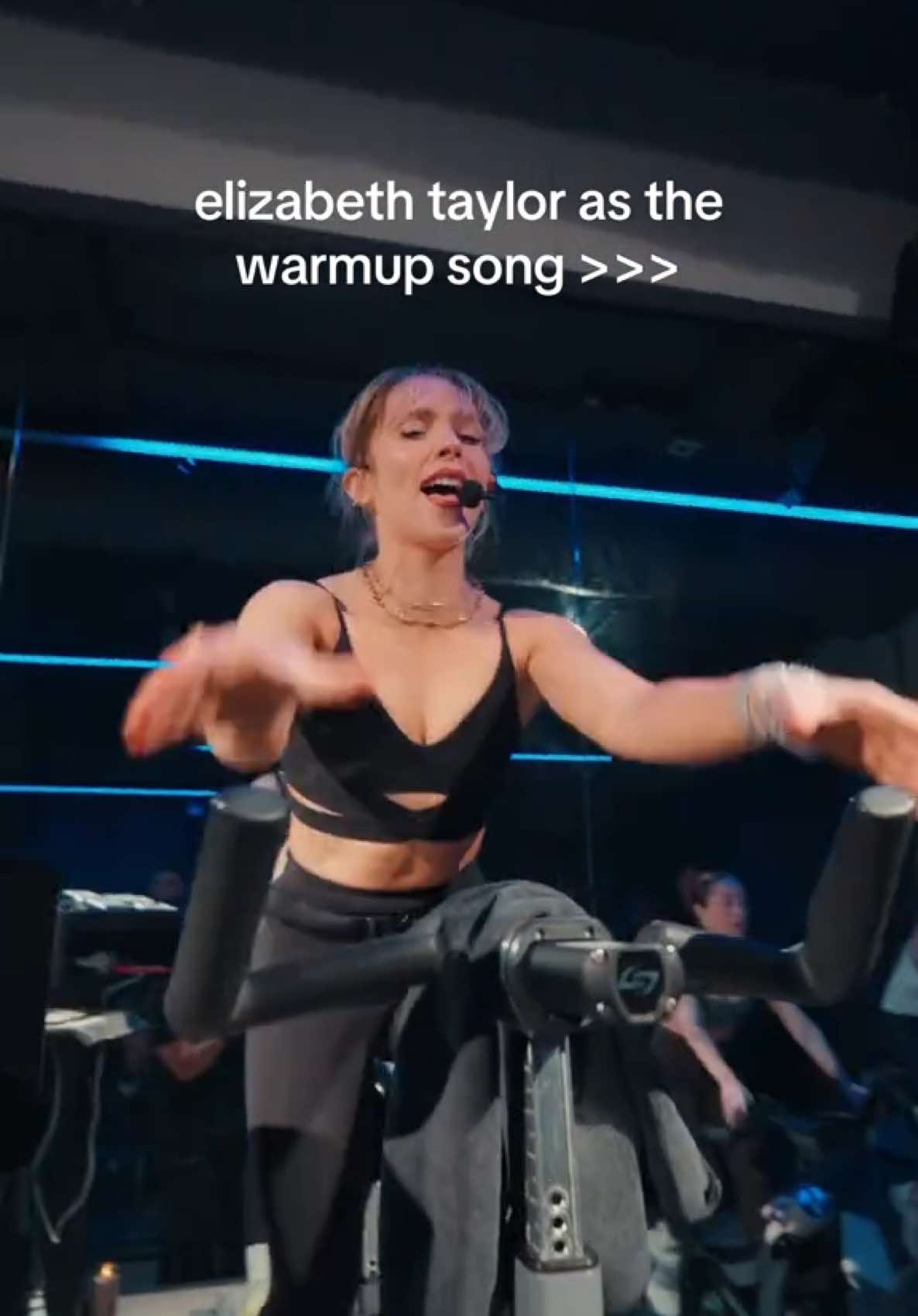 I love a warmup song that's in the 80-85 bpm range 👌🏻 #indoorcycling #spininstructor #spinclass #tloas #swiftie @Ikeknowz | Videographer 