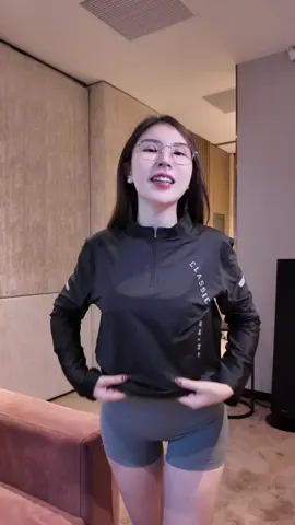 áo thể thao năng động