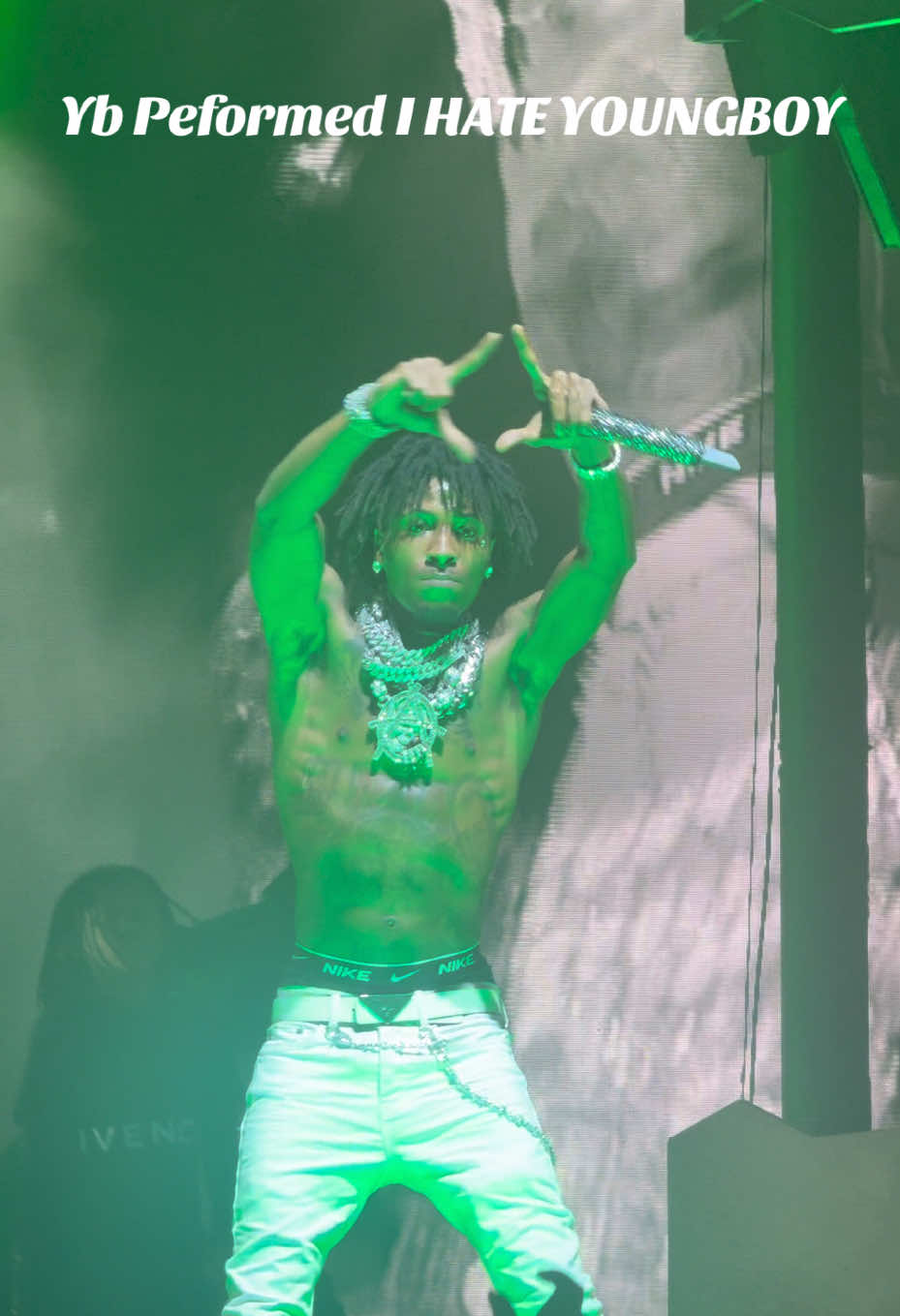 Top rocked all they way for atlanta 🐐‼️🔥 #nbayoungboy #masatour #statefarmarena #ihateyoungboy 
