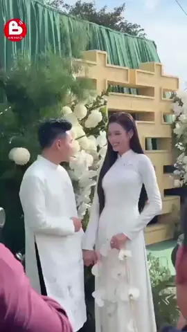 “Tổng tài Viết Vương – người khiến trái tim nàng hậu dừng lại 💍✨ Chàng hoàng tử ngoài đời thật, cưới được nàng công chúa giữa đời thường. Chúc mừng đôi trai tài – gái sắc, xứng đôi vừa lứa#quetoi #thanhhoa 