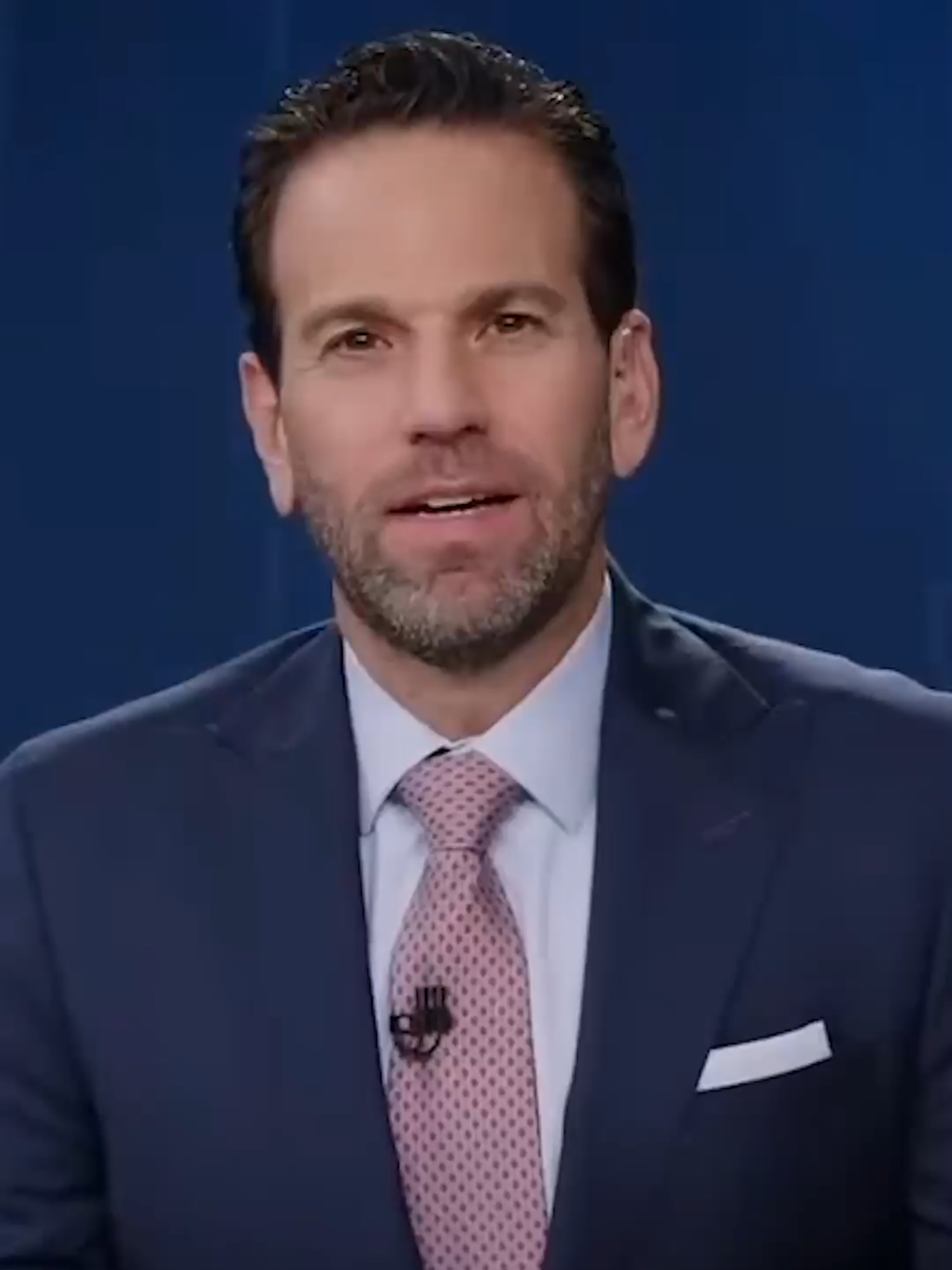 #Loret. Morena y sus aliados aprobaron en el Congreso la reforma de la presidenta Claudia Sheinbaum que debilita la Ley de Amparo. Sheinbaum había prometido que la reforma no sería retroactiva y que no dejaría a los ciudadanos indefensos, pero hizo exactamente lo contrario. #Latinus #InformaciónParaTi