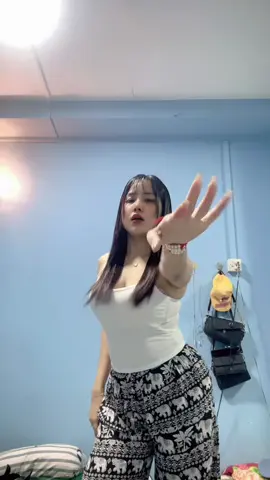 Trend🤪#မြင်ပါများပီးချစ်ကျွမ်းဝင်အောင်လို့🤒🖤 #fyp #foryou #foryoupage #tiktok 