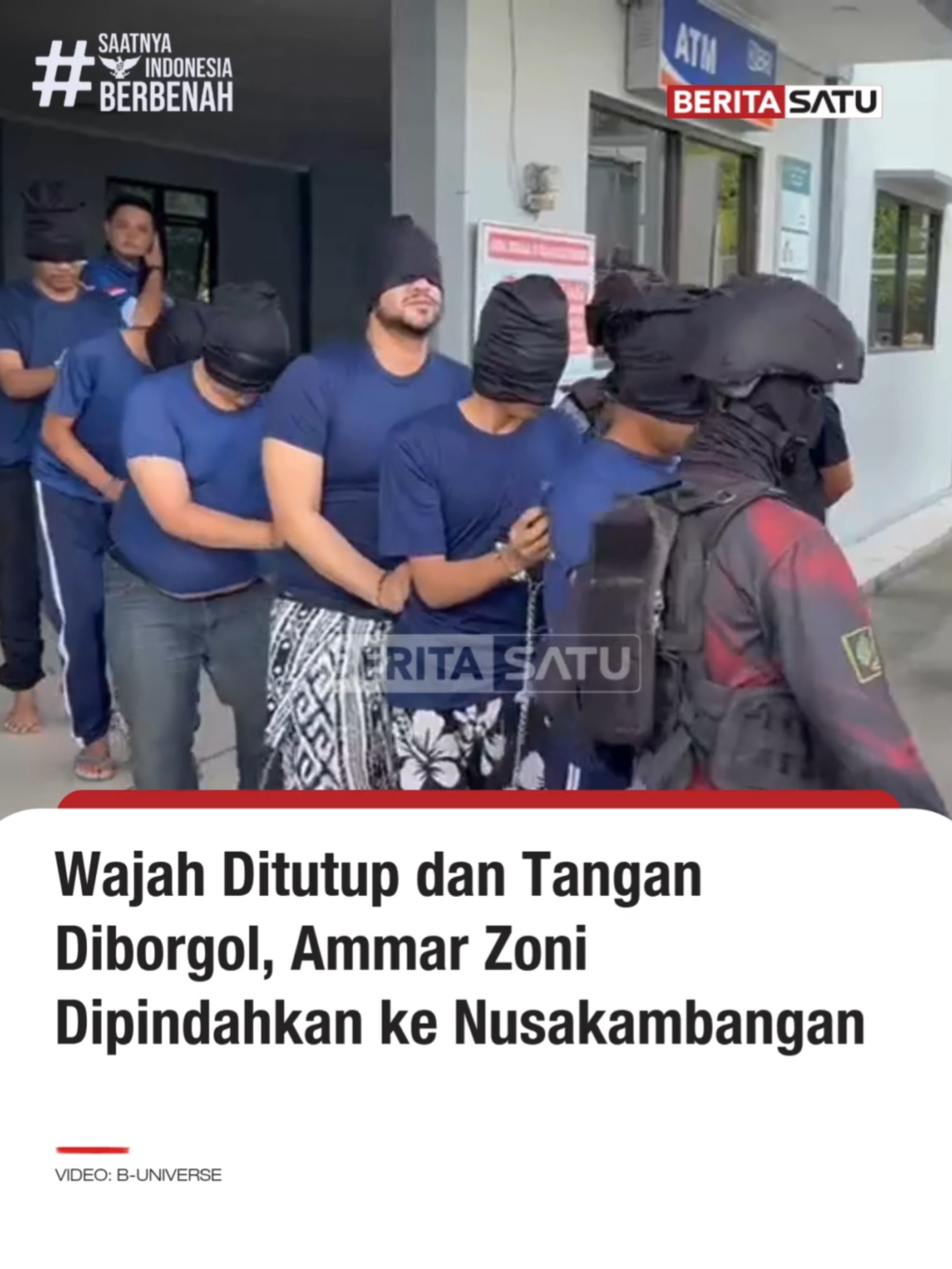 Direktorat Jenderal Pemasyarakatan (Ditjenpas) memindahkan enam narapidana berisiko tinggi asal Jakarta ke Pulau Nusakambangan, Jawa Tengah. Enam orang tersebut terdiri atas lima napi dan salah satu di antaranya adalah aktor Ammar Zoni. Rombongan napi tersebut tiba di Nusakambangan pada Kamis (16/10/2025) sekitar pukul 07.43 WIB. Setibanya di sana, mereka langsung ditempatkan di Lembaga Pemasyarakatan (Lapas) super maximum security Karanganyar. Diketahui, Ammar Zoni merupakan terpidana kasus penyalahgunaan narkotika yang sebelumnya menjalani hukuman di Lapas Kelas I Cipinang, Jakarta Timur. Namun, pada awal Oktober 2025, ia kembali terseret dalam kasus hukum bersama lima tersangka lain yang diduga terlibat dalam jaringan peredaran narkoba di dalam Rutan Salemba. Update berita selengkapnya di Beritasatu TV, BTV, BeritaSatu.com, & YouTube BeritaSatu! #AmmarZoni #Nusakambangan#SaatnyaIndonesiaBerbenah #BeritaSatu