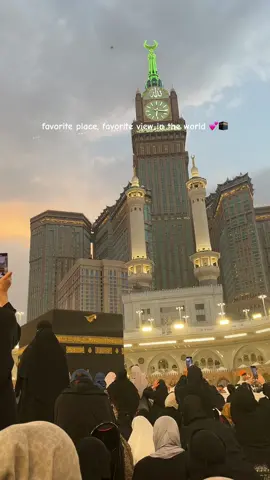 Here, I find peace. My favorite place, my favorite view.  #makkah #makkahmadinah🕋 #madina #madinah #umrah 
