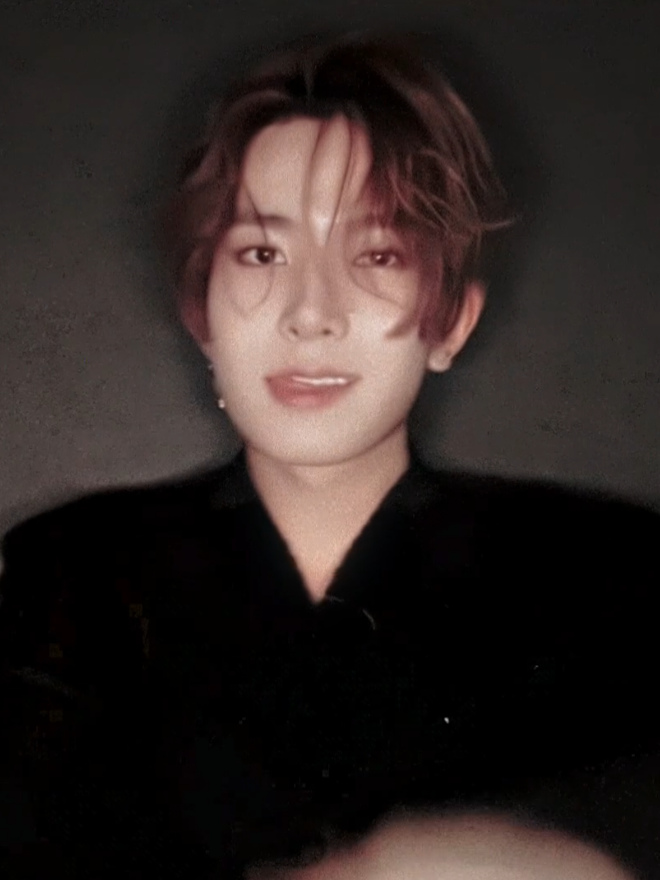 kissing in the moonlight #HEESEUNG  -  ik i’m late 🥀 bt HAPPY HEEDAYY <3, can’t even explain how much i love this man. Happy birthday Heeseung, the cutest bambi and my fav starboy yayy  [cc mine; scp enjaeyla, kangclips, aerynnqz & me; ib/ac c6smi]  #heeseung #enhypen #edit #kpop heeseung edit  heeseung birthday ENHYPEN
