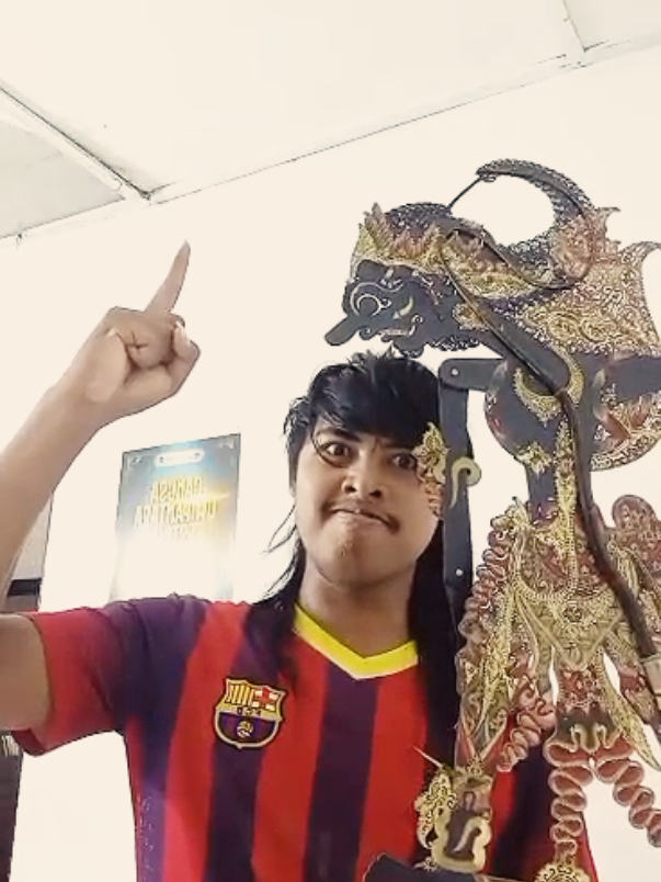 Membalas @budi.cablak Sangat miris.. ucapan beliau. Jangan terpancing, tetap berkarya 🔥 Sulukan ada-ada 6 Banyumasan tumprap wayang Gatotkaca #wayangkulit #wayanggolek #fypシ #viral #ki_ulum_karto_diwiryo 