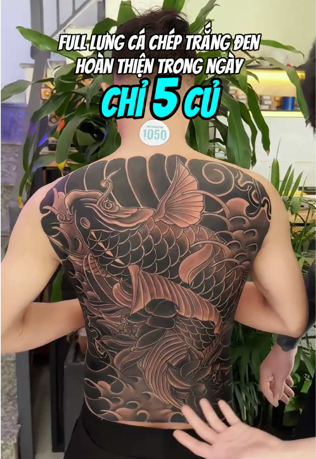 Cá chép trắng đen chỉ 5 củ🥰 Nhanh tay lên lịch cho bên em đi ạ😍 #1050tattoo  #artist  #tattogovap  #hinhxamdep  #hinhxamnhatco 
