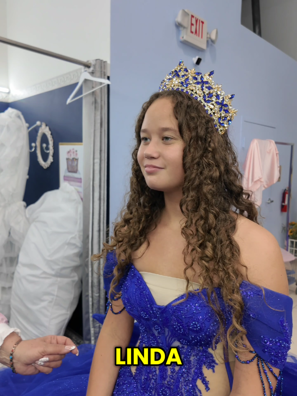 ✨ ¡Haz de tu sesión de Quinceañera una experiencia mágica con Rosy's Photography! ✨ 📸 Lo que ofrecemos para tu sesión de ensueño: 💫 Vestidos deslumbrantes y exclusivos para quinceañeras. 💫 Maquillaje y peinado profesional para resaltar tu belleza. 💫 Álbum premium de cristal y piel con los mejores recuerdos. 💫 Canvas y acrílicos de alta calidad para decorar con estilo. ✨ Celebra tu historia con fotos que capturan la magia de tus 15 para siempre. 📅 Reserva tu sesión hoy mismo y asegura tu fecha. 📍 Atención solo con cita previa: 1815 W Okeechobee Rd #5, Hialeah, FL 33010. 📞 Llámanos para más información: 786-641-4175. #quincedress #quincesphotographer #miamiphotography #miamiquinces 