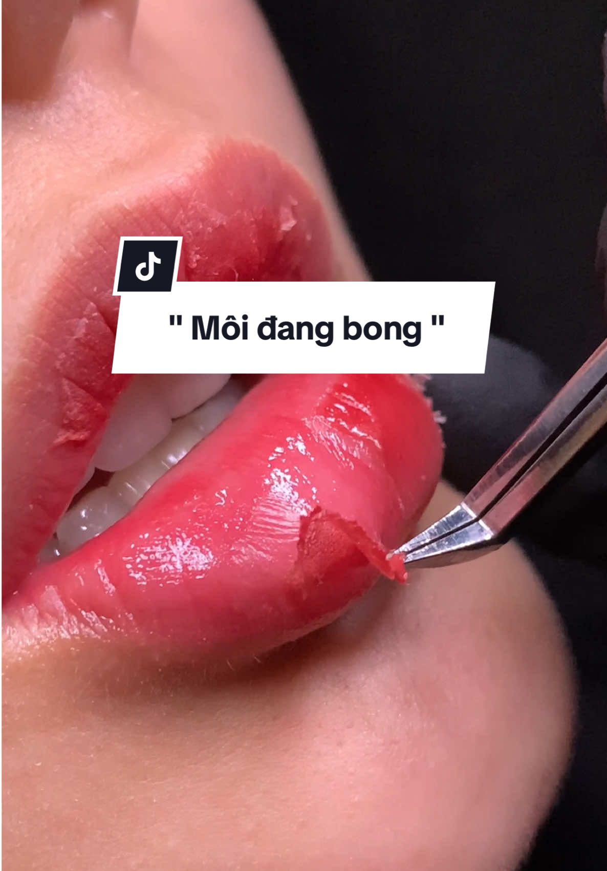 Phun môi bong thế nào là đẹp ? Là phải trong mỏng mịn nha quý vị.#tưởngKhánhLinh #linhligg #phunmoideptaihanoi #phunmoitunhien #phunmoideptaihanoi 