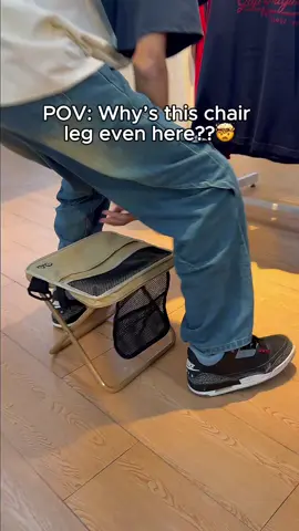 Why’s this chair leg even here??🤯 #collapsibleseat #portablestool #Hiking #foldablechair 