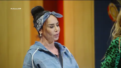 'Me sentí agredida', esa armonía no me la das. 🔥 #LisVega le dice las cosas de frente a #ManolaDíez y suma un voto más. 👩🏻‍🌾🚨 🌾 #LaGranjaVIP EN VIVO AHORA por #AztecaUNO. Transmisión 24/7 en #DisneyPlus experiencia completa. Durante dos semanas podrás disfrutarla en mis redes: 🌐Sitio Web 📱App TV Azteca En Vivo 💻YouTube