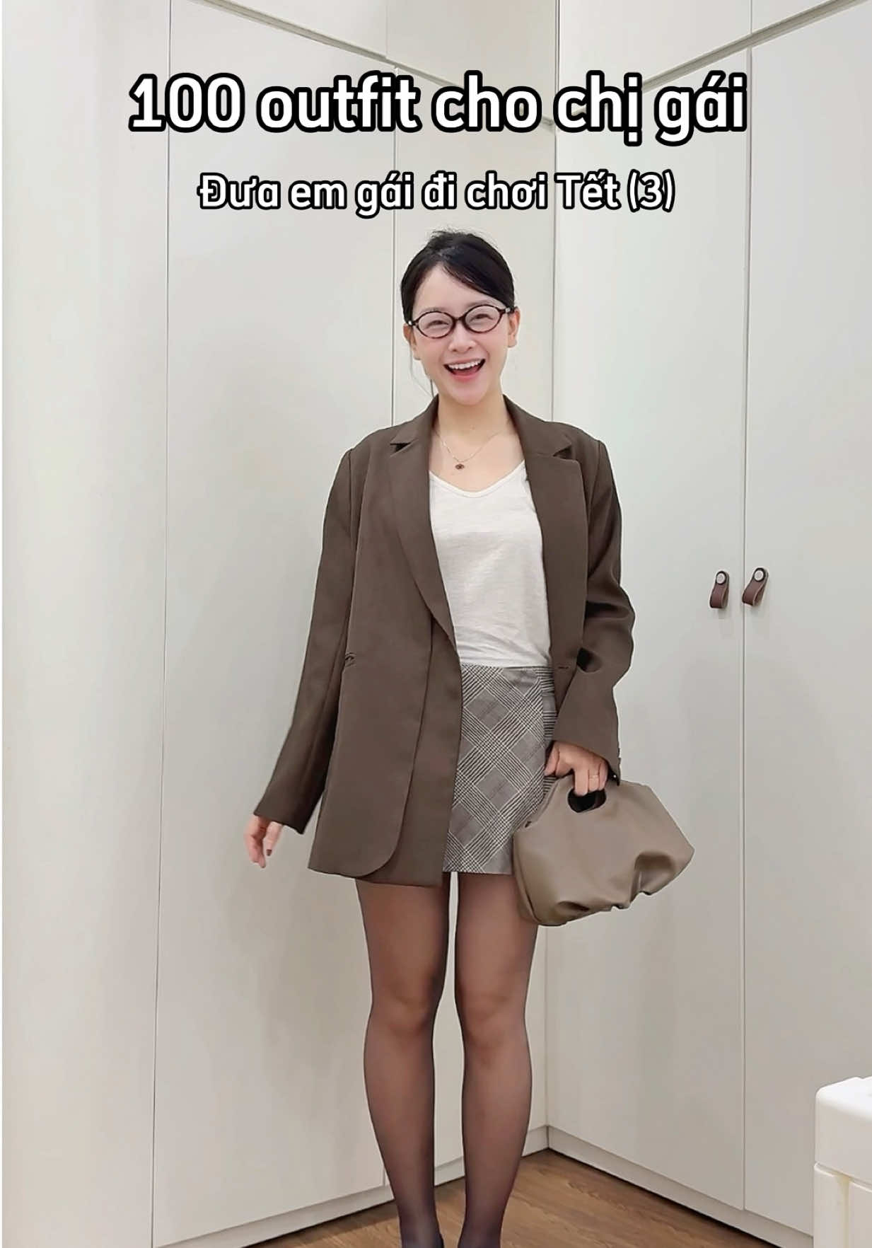 100 outfits chị gái đưa em gái đi chơi Tết 🤎✨🫶🏻 hôm nay là phối đồ tone nâu cho mệnh thổ kakaa  #lendocunglechi #fashiontiktok #outfitcheck #phoidoxinh #mebimsua