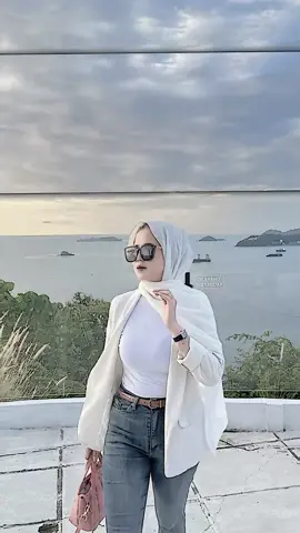 #CapCut #fypviralシ #foryoupage #outfitideas #ootdhijab #blazer #blazeroutfit 
