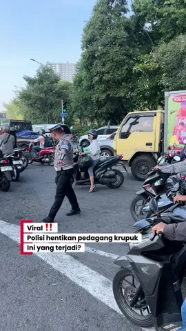 Viral ‼️ polisi hentikan pedagang krupuk, dan ini yang terjadi 😲 Beli helm ya ke @rumah helm mojosari saja 😍 #polisiviral #dhulurbudiman #ketuaicikicik #icikicik #sobaticikicik 