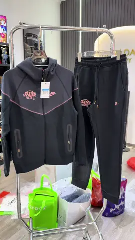 Tech X Syna vẫn là một phiên bản hot hit nhất tại thị trường luôn ạ🔥🔥 #thanhdangquangchau #thanhdangluxury #thoitrangquangchau #quangchaucaocap #niketech 