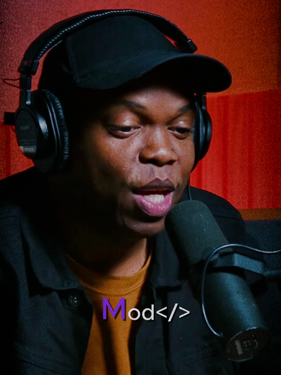 Quando você aprende a agradecer a Deus pelo que já tem, Ele começa a preparar o que você ainda nem imagina receber. 🙌 A gratidão abre portas que a reclamação fecha. Tem bênçãos que só chegam quando o coração entende que o pouco de hoje é o suficiente para o muito de amanhã.  Celebre o agora, porque é assim que Deus te prepara para o próximo nível. 🔥 #jacksonmarques #Deus #pensamentos #Jesus #palavradedeus #bíblia #jesuscristo #podcasts #reflexão #fé #propósito