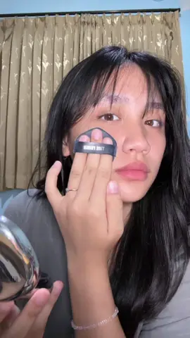 udah cocok belom aku ikut trend cushion cewe badai?