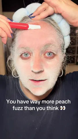 I didn’t realize how much peach fuzz was hiding on my face until I tried this Jill Razor Hair Identifier Spray 😳 This combo makes dermaplaning so easy — smoother skin, better makeup, and that glass-skin glow ✨ #dermaplaning #peachfuzzremoval #glassskinroutine #skincaretools #skincaretok 