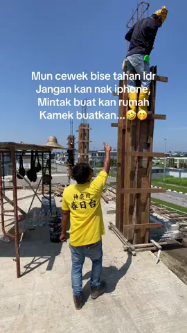 Itok mane barok nak 3 bln kite merantau dah dengan cowok laing...🤣🤣 #foryoupage #menyalaabangkuh🔥 #lewatberanda #katakata #fyp 