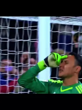 Keylor Navas prime was..💀 #keylornavas #navas🇨🇷⚡ #goalkeeper #fyp #viral 
