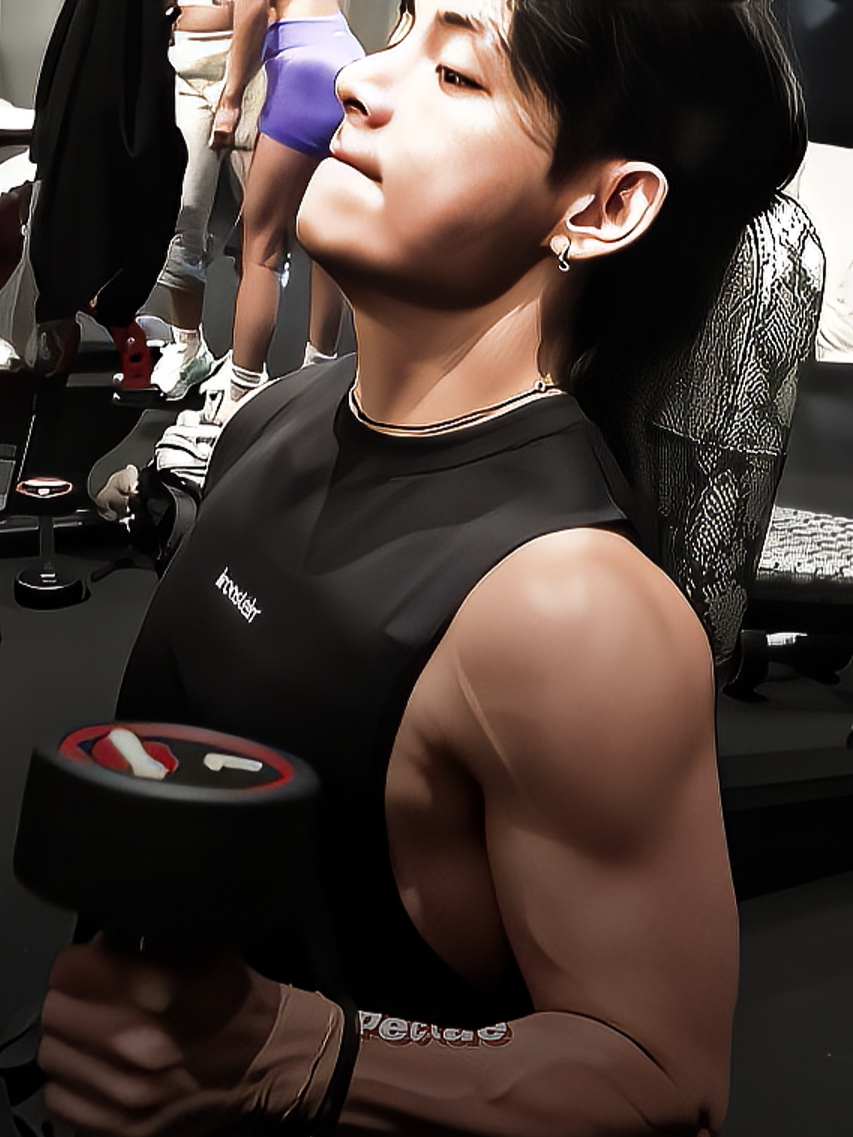 Very Hot! Fake body!#taehyung #taehyungedit #velocity #aftereffects 