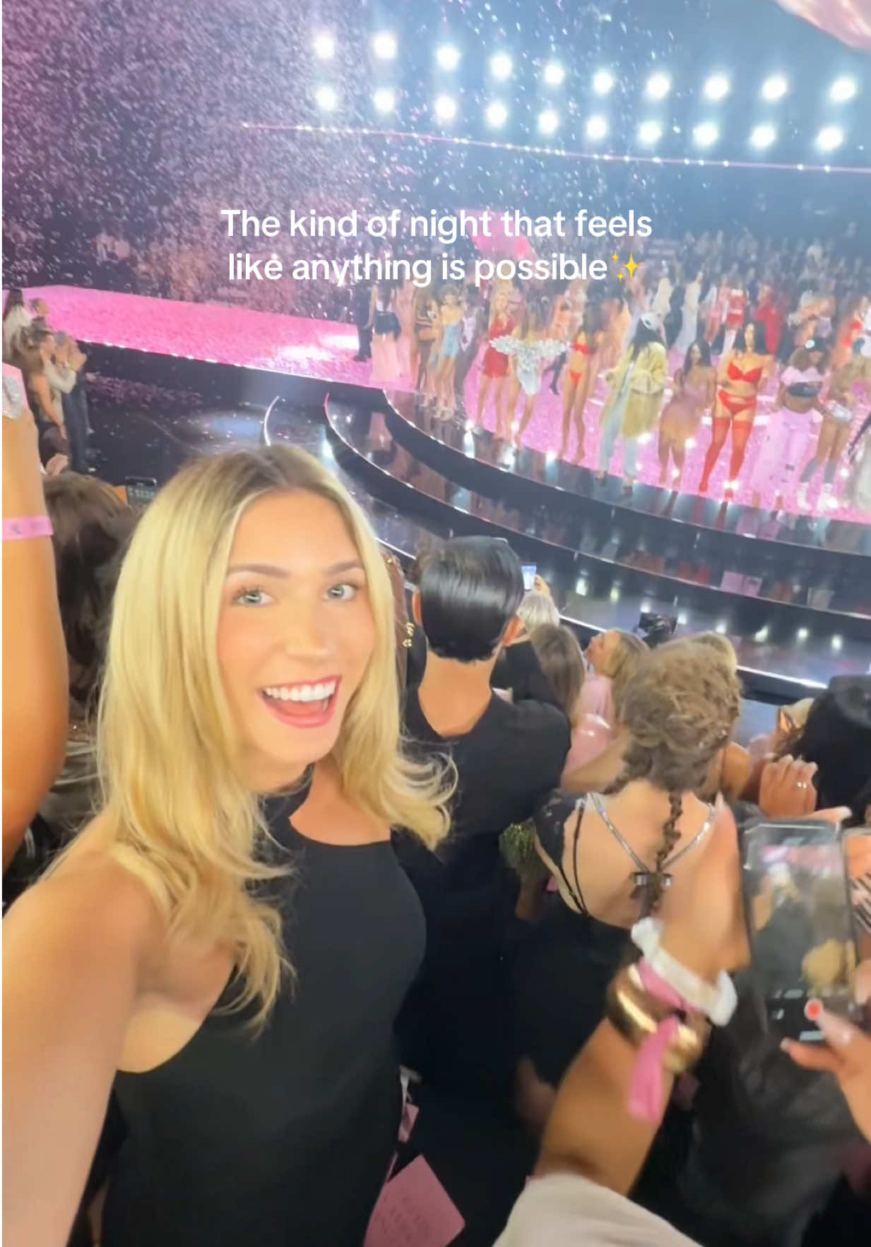 Dream big!!💭🩷🪽 #victoriassecret #vsfashionshow #victoriassecretfashionshow #vsangel #vsangel @Amazon Influencer Program 