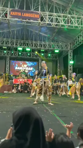 @axcelmartsanda wes bangun durung ya??  @salehokaryabudaya.id @abahlalareal  #salehokaryabudayaindonesia #axcelmartsanda #warok #nyaibendolegi 