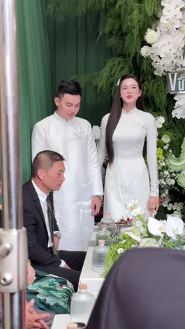 Lễ ăn hỏi cô dâu @Đỗ Thị Hà xinh đẹp rạng rỡ trong tà áo dài sánh đôi cùng chú rể Viết Vương #CapCut #xuhuong #dothiha #TikTokAwardsVN #hoahauvietnam 