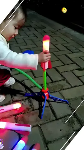 Bạn bè tình yêu chitang tên lửa nhỏ, một bước trên bầu trời có thể bay trẻ em chơi vui vẻ, cũng có thể tập thể dục và sức mạnh của bàn chân, trong nhà và ngoài trời có thể chơi (8)