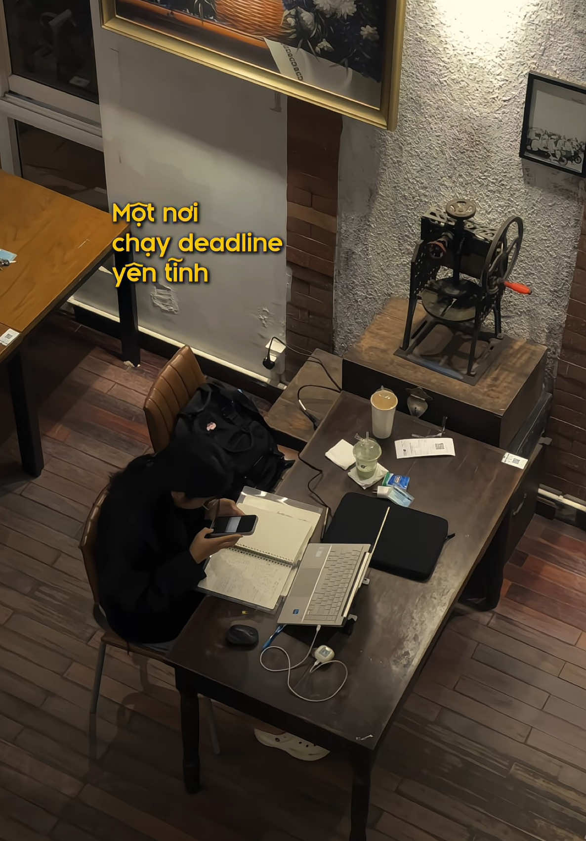 Chạy deadline ở view chill quá     #Cafe24h #quan2 #deadline #cafesaigon #nhididau 