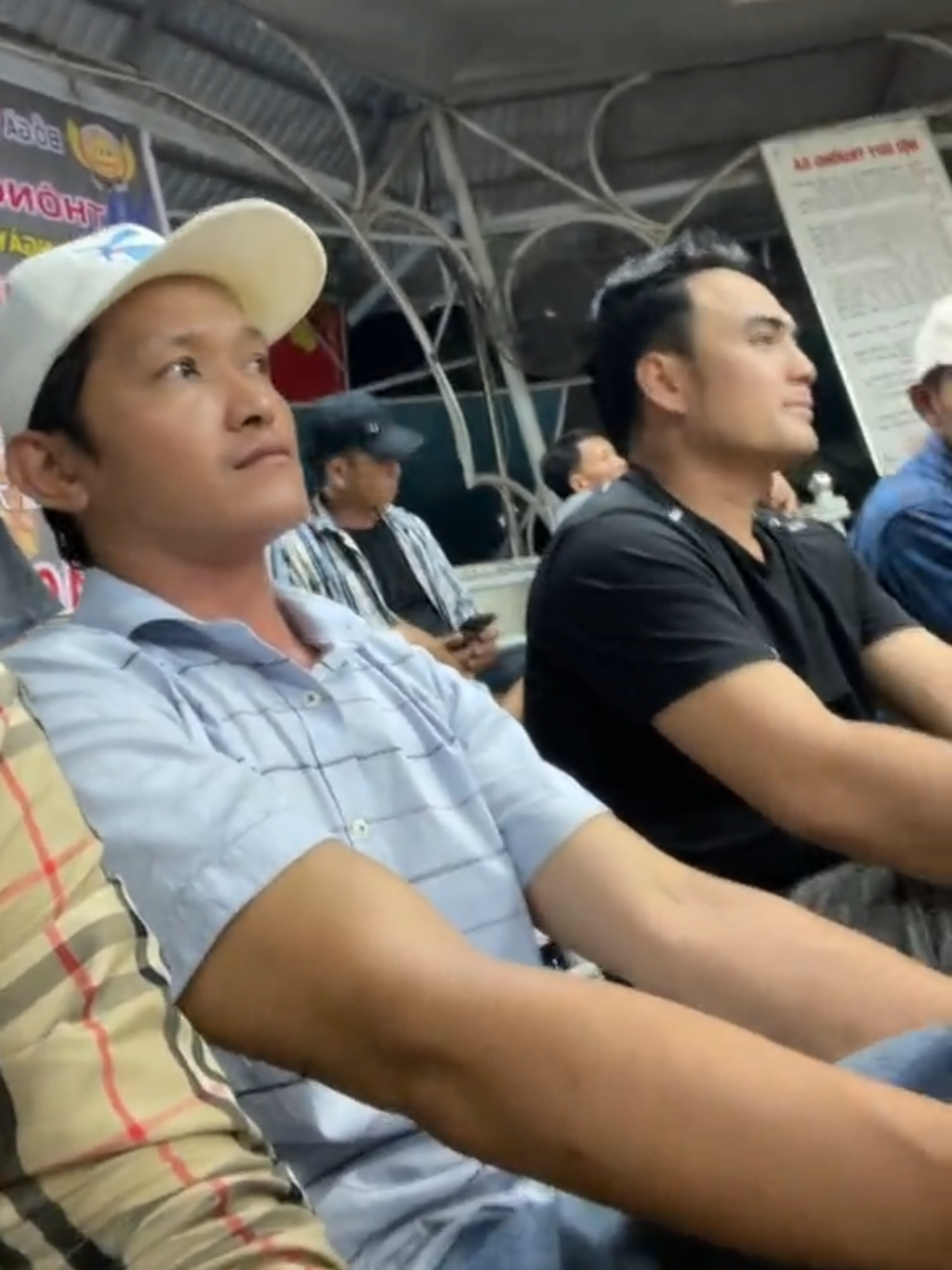 Có vợ theo co khác nhe ae