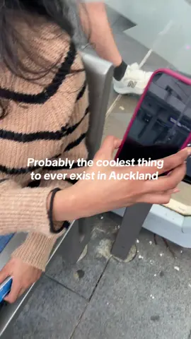 How am I just casually finding this out only now #viral #uni #uoa #auckland #wirelesscharger 