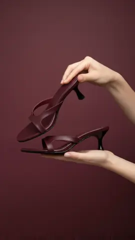 ZUNERA Valena Heels Kekinian Tinggi Hak 6.5cm Full Hitam Sandal Hak Tinggi Wanita Bahan Sintetis Premium Insole Empuk Outsole Anti Selip Desain Minimalis Cocok Untuk Acara Santai Dan Formal #sandalwanita #heelswanita #sandalwanitakekinian 