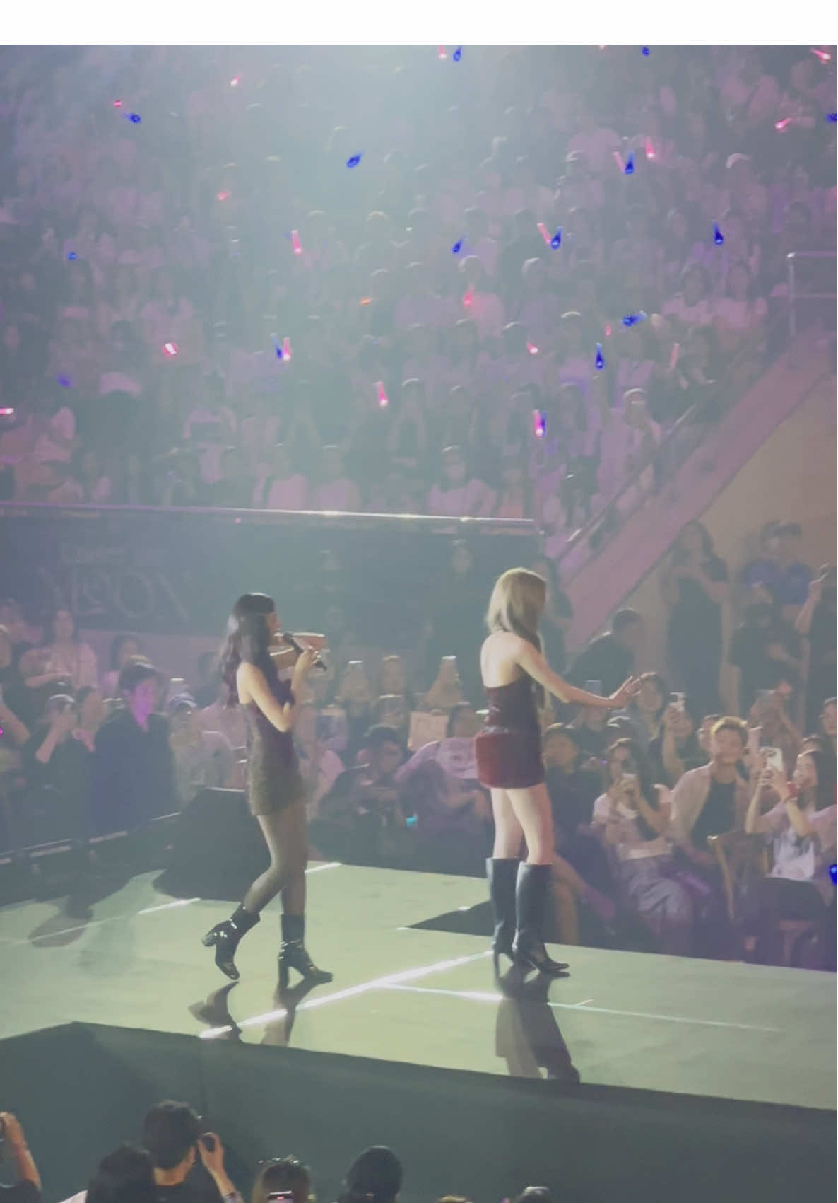 LINGORM CATWALK IN VIETNAM #lingorm #ออมกรณ์นภัส #LingOrm1stFMinVietnam #linglingkwong #ormkornnaphat 