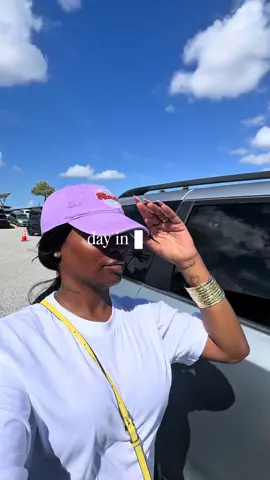 a stay at home mom that just be doing stuff fr cause why I’m finna buy a chicken? I love this little life 🤍 such a fun day! #fyp #sahm #dayinmylife #islandlife #pettingzoo 