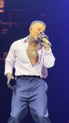 desenfocao 😵‍💫 #rauwalejandro #chile #cosanuestra #rauwalejandroworldtour @rauwalejandro 