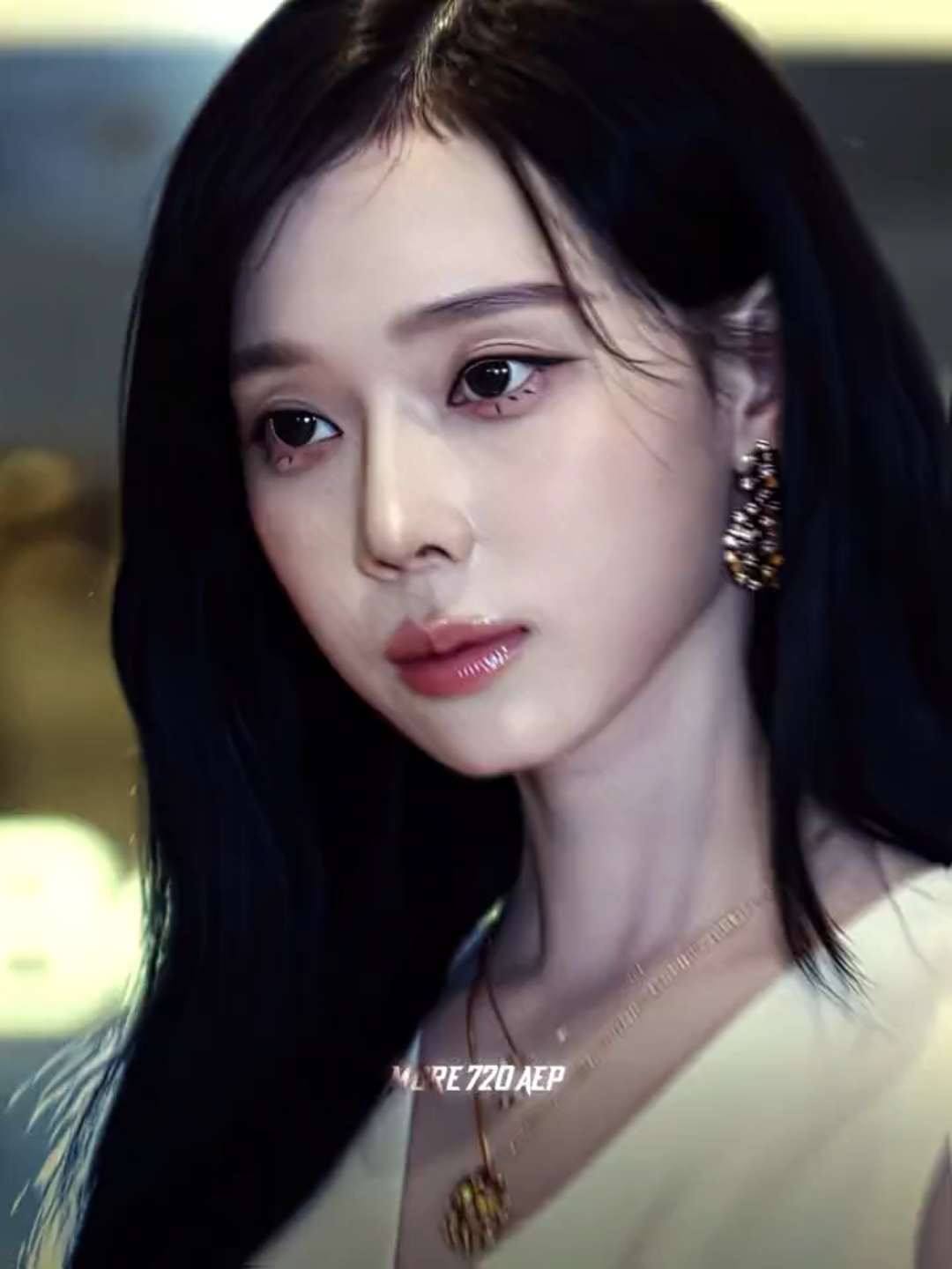 winter wears white dress make her so pretty ! 😍🥰🙏