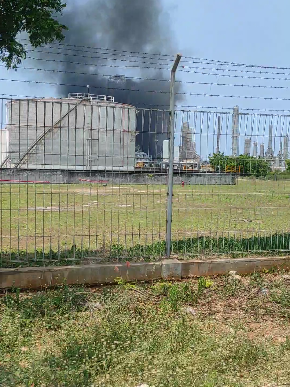 KEBAKARAN TPPI Pertamina Tuban kebakaran #kebakaran #tppituban #pertamina #pertaminatuban 