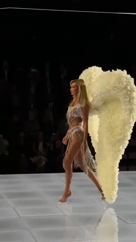 Bella Hadid on the runway for Victoria Secret 2025. #bellahadid #victoriasecret #vsfashionshow #goviral #fyp 