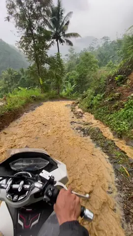 the real paus darat down size pindah habitat wk #lebakruhay #lebakbanten #pcx160ล้อ17แต่งสวย @m