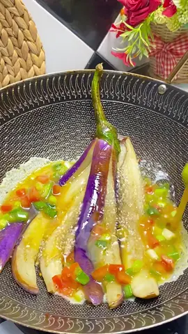 Sederhana tapi nikmat pwol #cooking #sambelgeprek_satset #terongtelur 