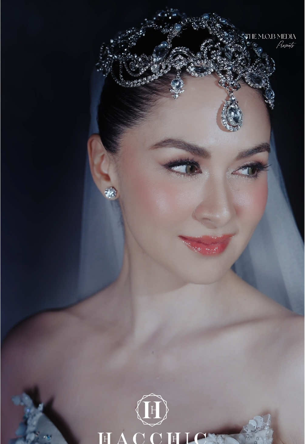 Như một nữ hoàng, Marian Rivera bừng sáng ở Lunar Fracture. Không hổ là mỹ nhân đẹp nhất Philippines #LunarFracture #TheArtOfHarmonyShowcase #HacchicCouture #MarianRivera 