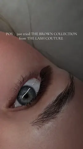 Cele mai fine extensii de gene cu noul M 0.03 in nuanta asta superba de maro 🍂 eu le adoor , voi ?  #gene #fyp #brownlashes 